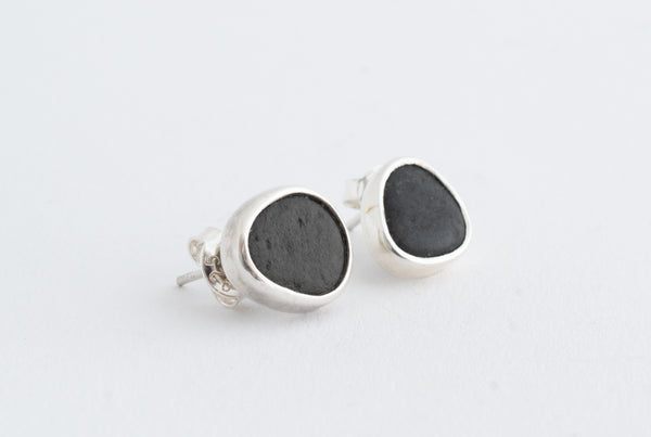 Silver stud earrings with raw Black stone