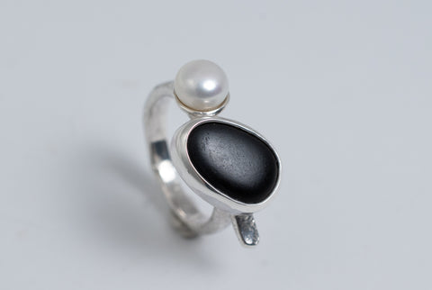 Black elegance - silver ring with seaside stone and pearl
