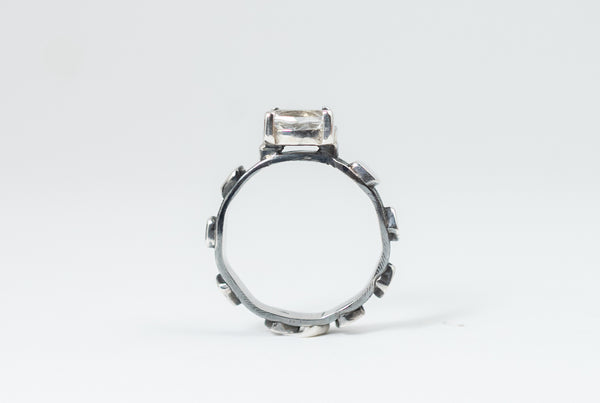 Eye catching silver ring with topaz