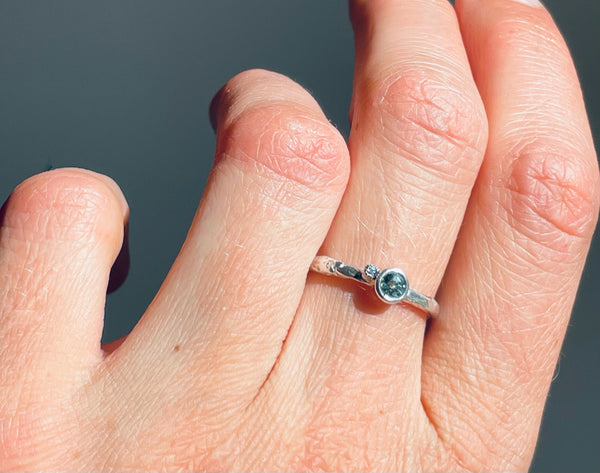 Green sapphire and Diamond silver ring