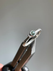 Green sapphire and Diamond silver ring