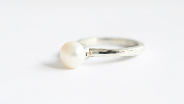Be my bubble - silver ring with white pearl