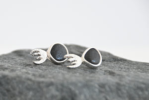 Pair of jellyfish silver earrings with black seashore stones 