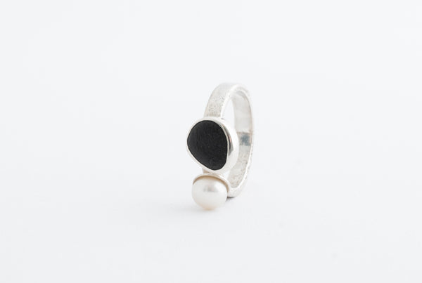 Black elegance - silver ring with seaside stone and pearl