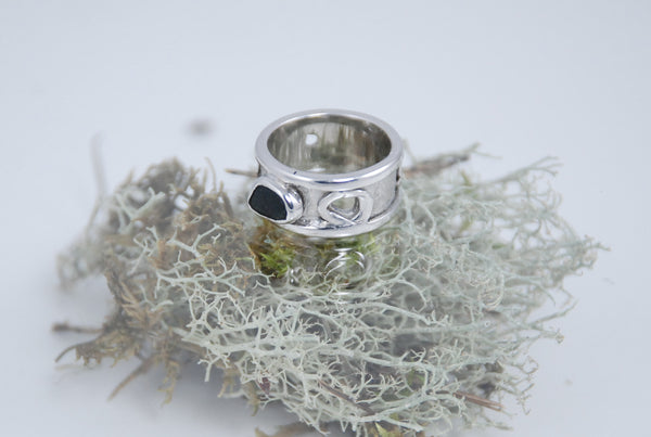 Small size Rhodium plated silver ring with natural black stone (Sold)