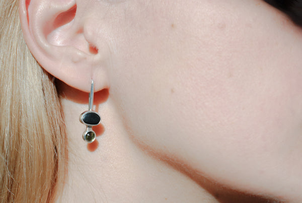 Set of two different silver earrings - green tourmaline and black stone
